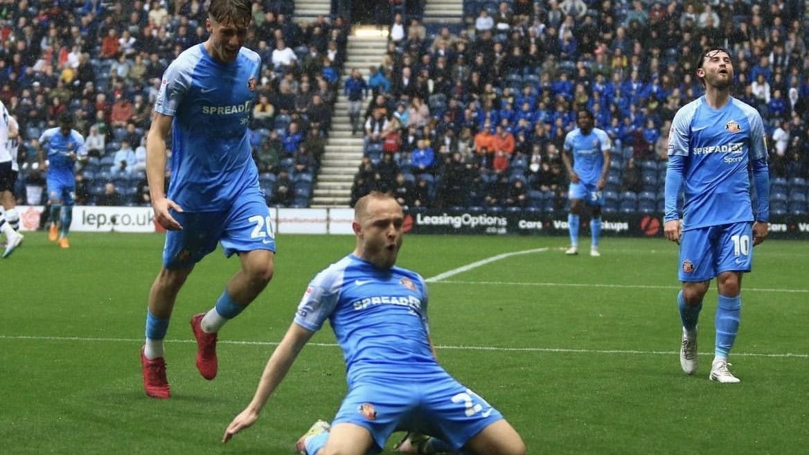 新特蘭取得升班附加賽資格。(新特蘭Twitter圖片)