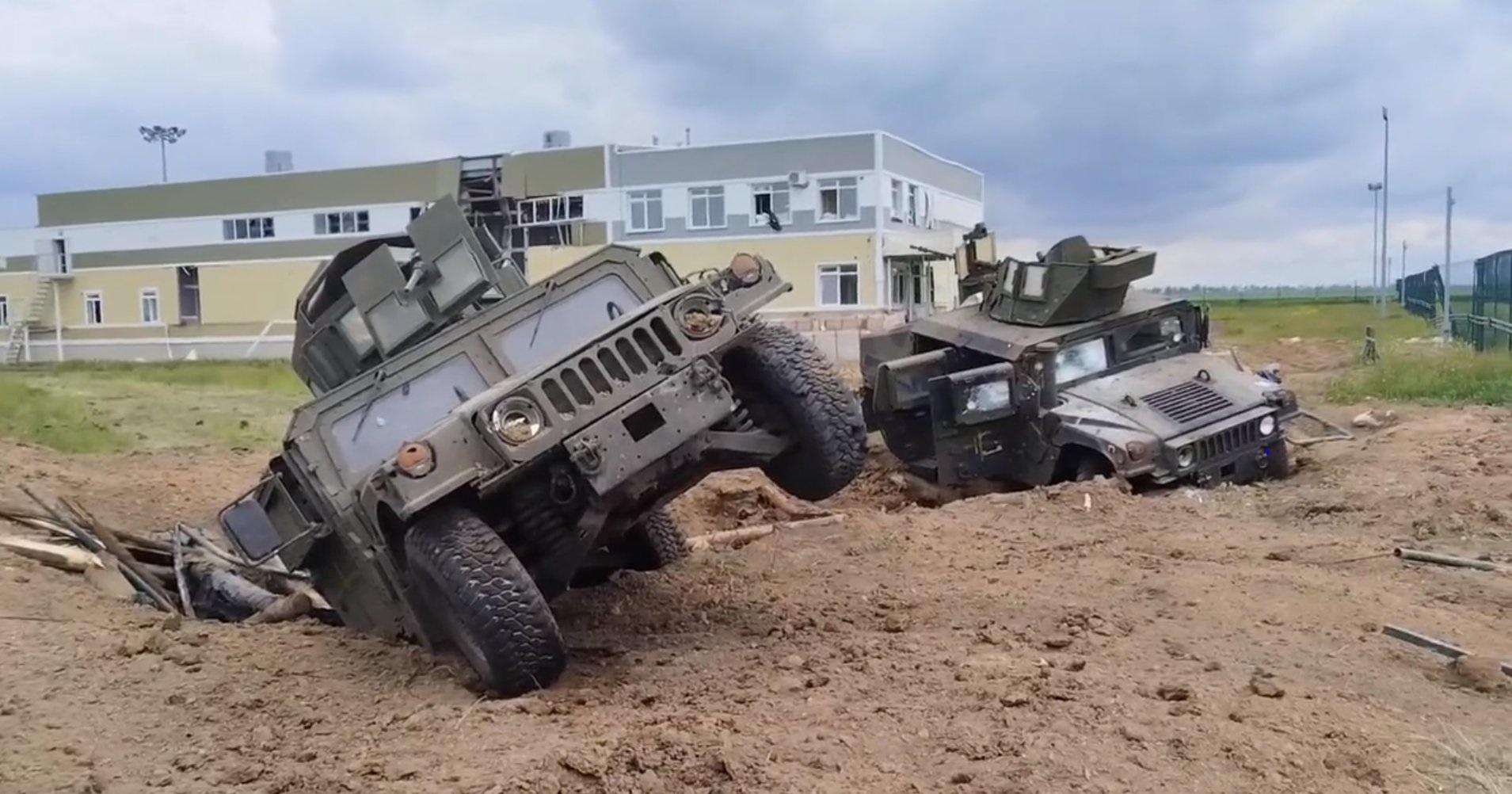 俄羅斯發布相片指入侵別爾哥羅德的包括美軍提供的悍馬戰車。(網上圖片)