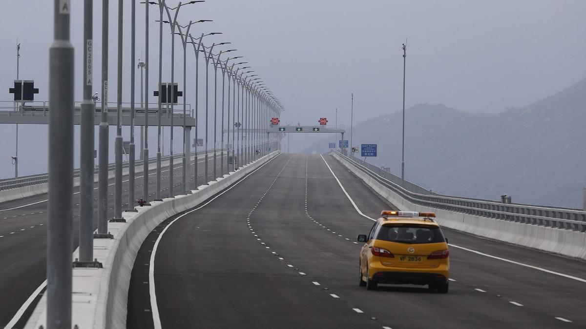 政府日後擬將「港車北上」計劃擴展至一個深港陸路口岸。(資料圖片／林俊源攝)