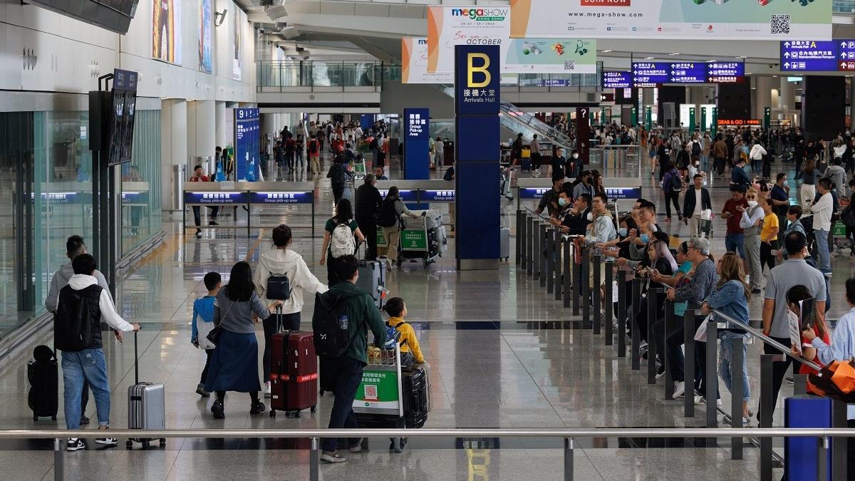 所有入境簽證下月將「睇齊」，申請人均須申報刑事紀錄。(資料圖片／蘇文傑攝)