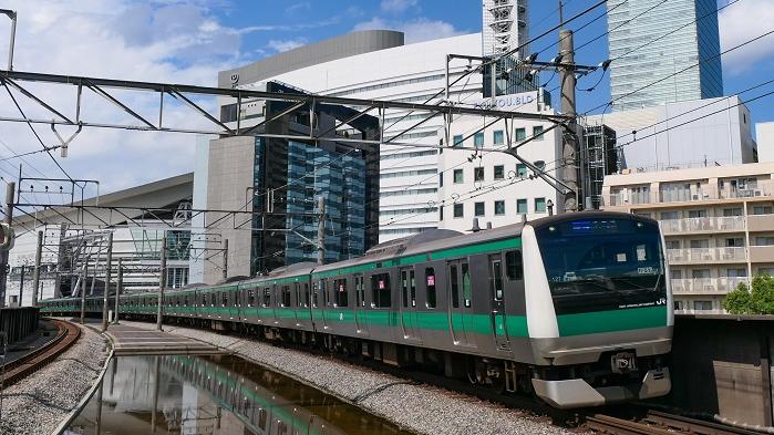 一名男生在琦京線列車上稱遭兩男非禮。(網上圖片)