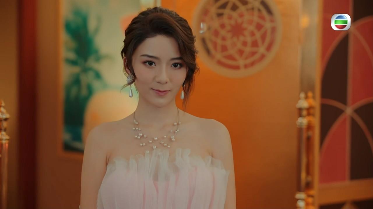 一舞傾城｜陳星妤登場被後父姦兼大騷玉背 阿媽贊成囡囡下海係咩玩法？