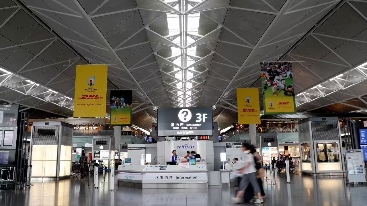 女事主當日乘特急列車前往中部國際機場。(互聯網)