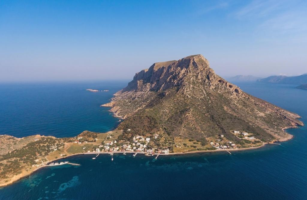 74歲英婦希臘島嶼失蹤3周 離奇伏屍偏遠地方