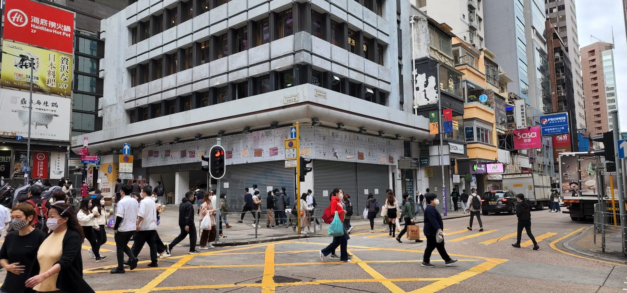 中原最新促成尖沙咀加連威老道三相連舖租賃成交，獲藥妝連鎖店以月租近50萬元承租，呎租約300元。