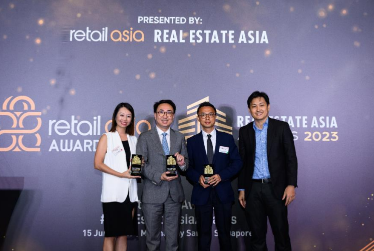 恒基地產在「2023亞洲房地產大獎」勇奪3項大獎，當中包括「年度發展商—香港」大獎，恒基地產代表到新加坡出席頒獎典禮接受獎項。
