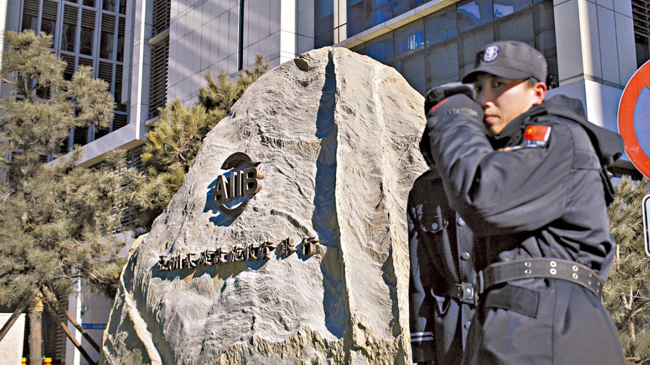 亞投行加籍高管斥遭操控 中方：徹頭徹尾謊言