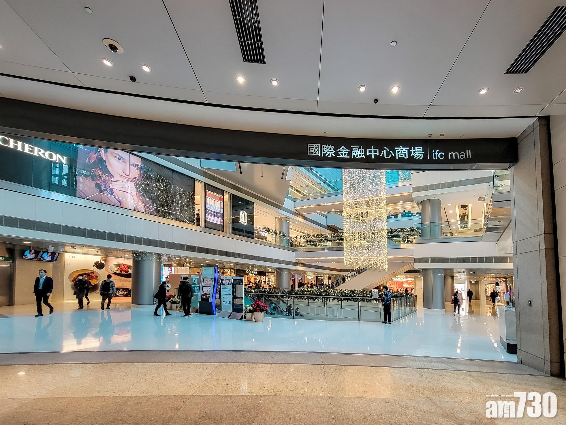 兩歲女童遭IFC扶手梯夾傷腳趾公　途人按緊急掣