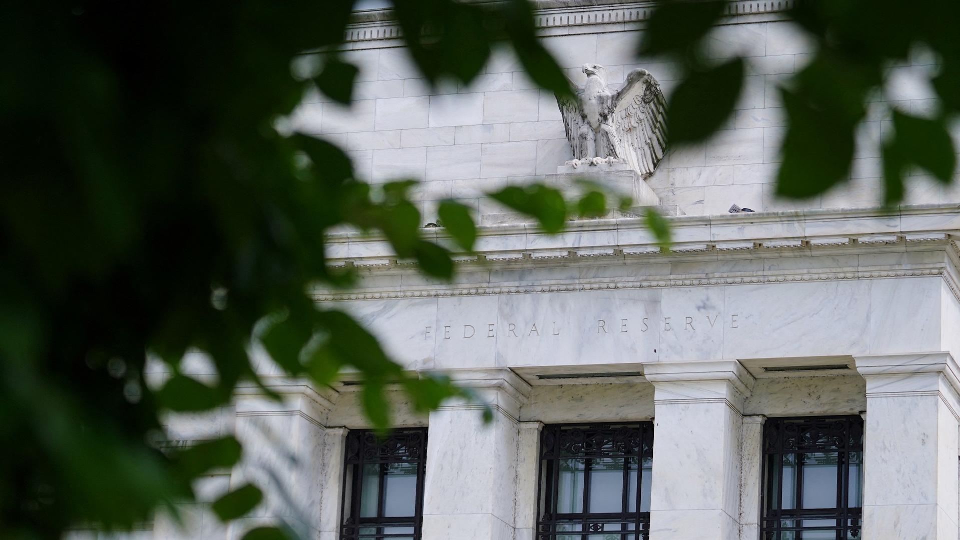 觀望美議息 恒指反覆轉跌