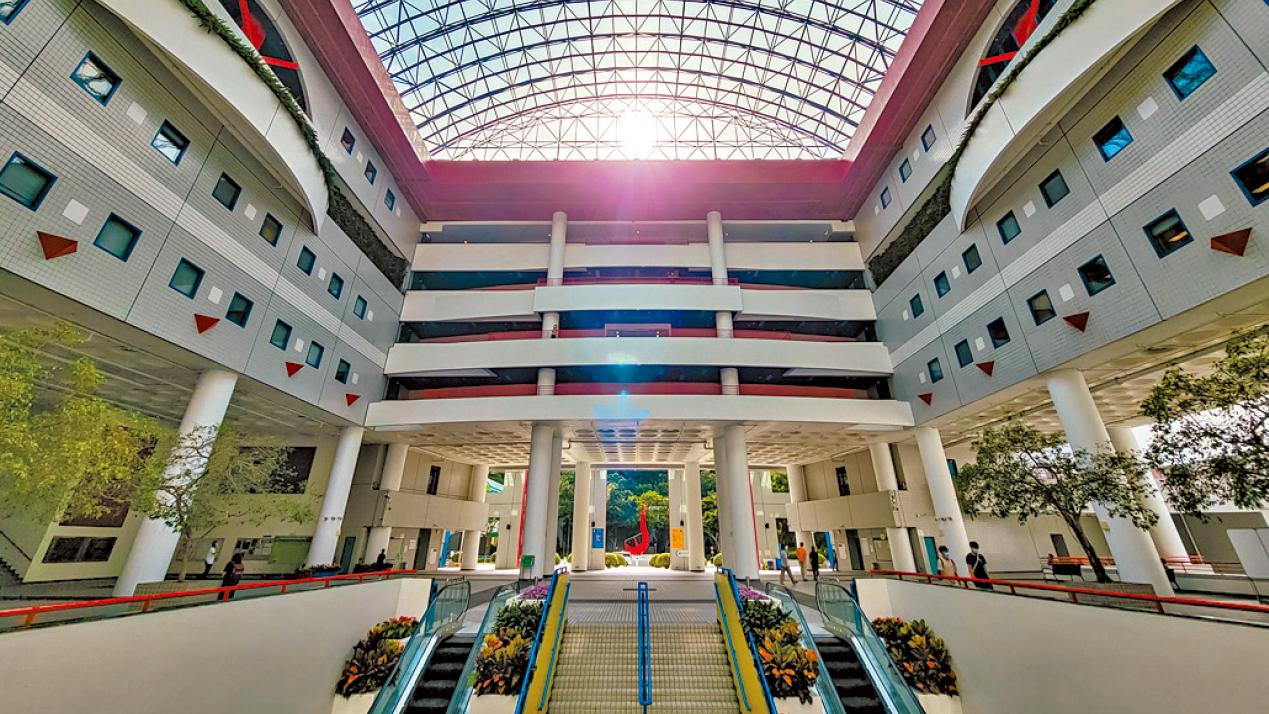 人才都是來自外地 開埠以來不停換血