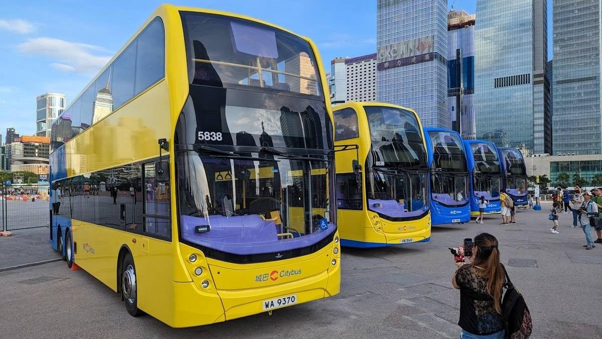 新巴併入城巴在即，決定新車身顏色嘅投票活動亦已進入員工階段。(資料圖片)