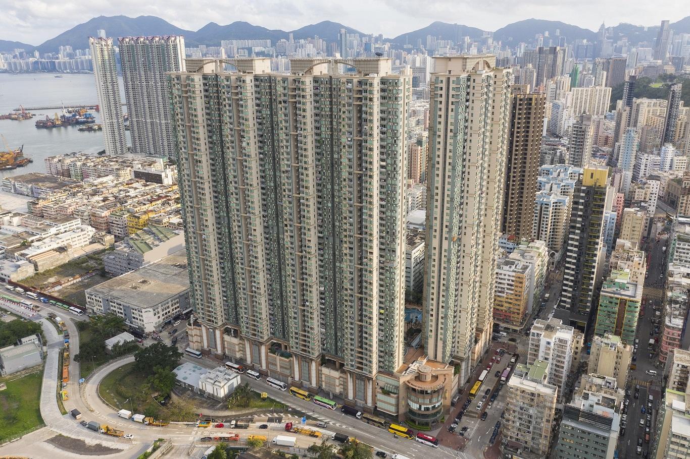 二手樓成交｜傲雲峰極高層兩房海景樓王1080萬沽 呎價2萬 13年升值1.2倍