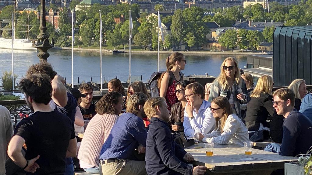 瑞典室外座位區也禁煙。(美聯社)