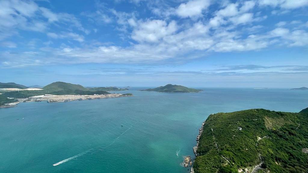 單位擁有藍塘海峽及清水灣海景，景觀非法吸引。(代理提供)