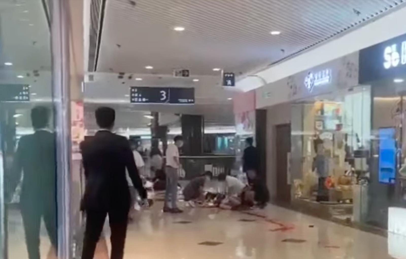 當時有數名熱心市民協助急救