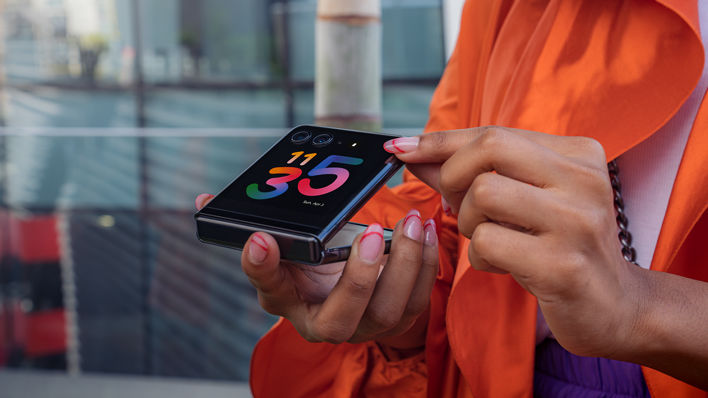 摺芒手機丨事隔3年賣8K 外屏都可以打機 motorola razr 40 ultra「摺」踵而來