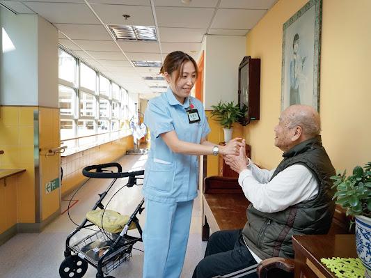 護理人員與長者溝通十分重要。