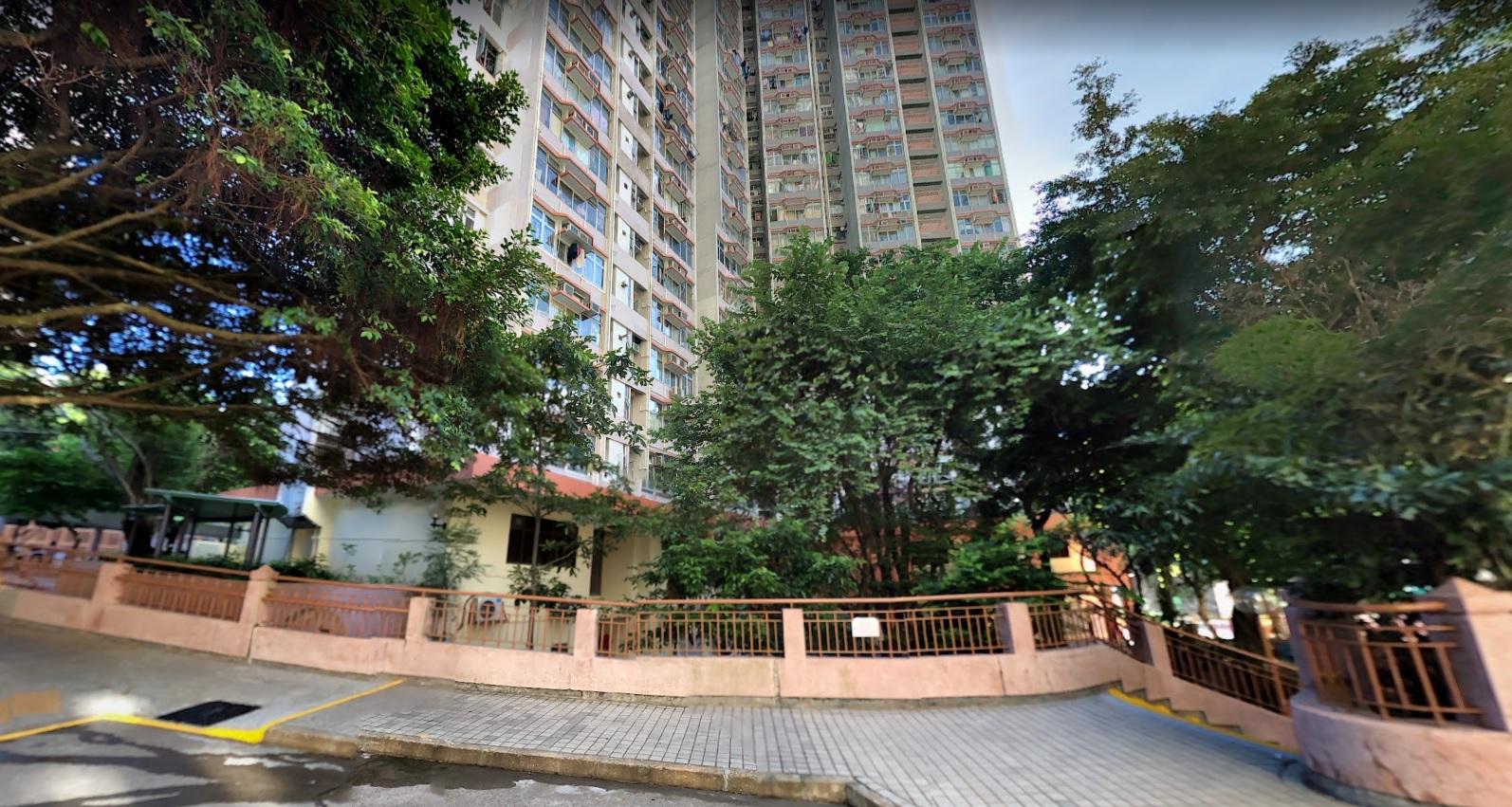 觀塘男子持刀攀窗危坐 前女友友人大驚報警