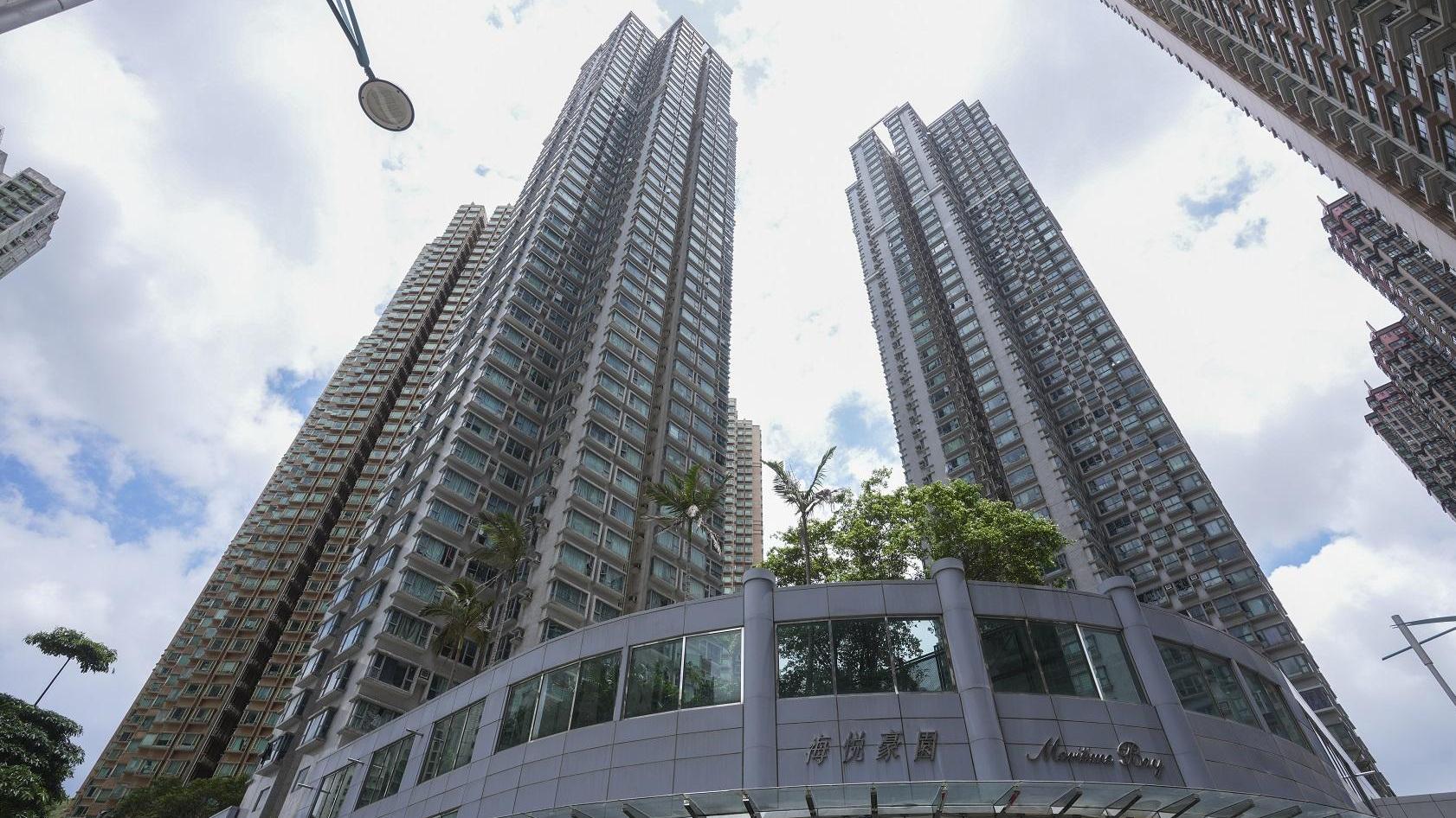 將軍澳坑口站屋苑海悅豪園獲家庭換樓客垂青，斥968萬元購三房連儲物房單位，呎價1.44萬元。