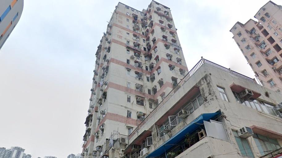 葵涌單幢樓葵發大廈於1973年入伙，樓齡50年，全幢只有52伙單位。(資料圖片)