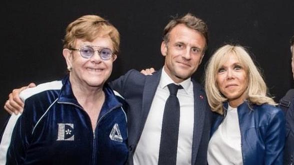 馬克龍Elton John合照