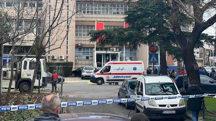 基輔法庭男疑犯上庭後引爆炸彈身亡，2軍警受傷。(Twitter)