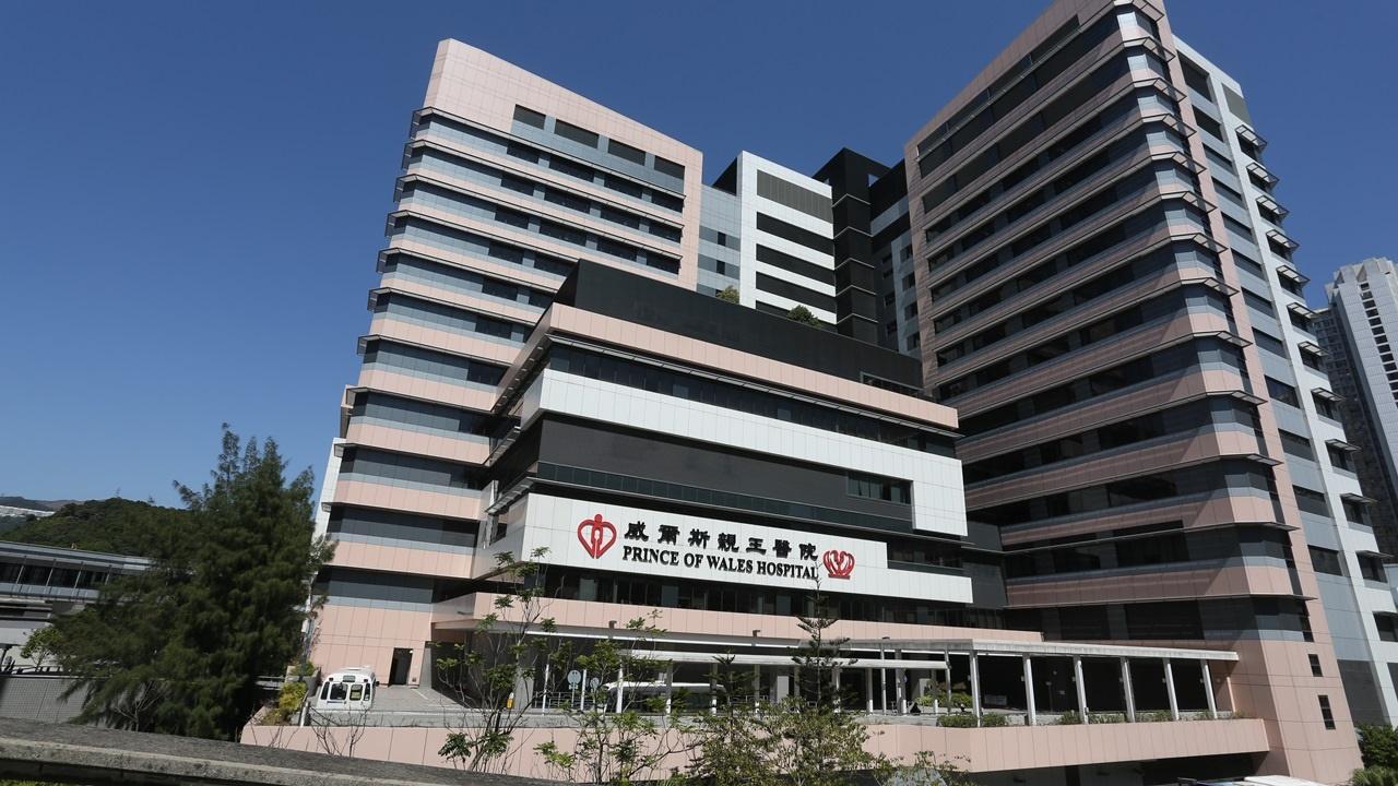 大埔少年疑叉落腳跌落樓梯昏迷，留醫深切治療部。(資料圖片)