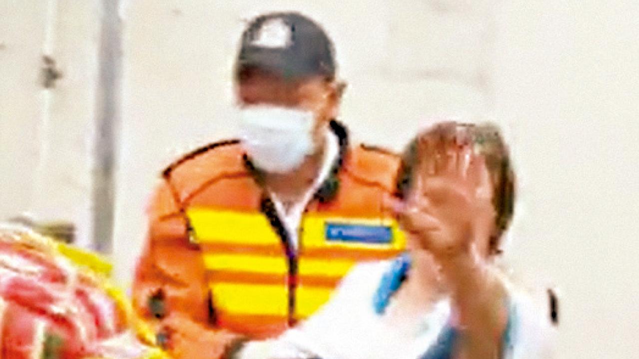 姊妹疑因買賣樓宇爭執 4人二級燒傷一人兼中刀