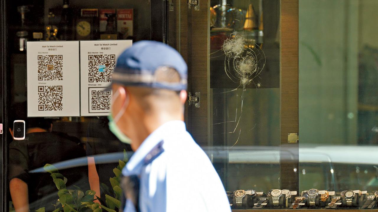 尖沙咀麼地道錶行劫案 一分鐘掠8手錶失380萬