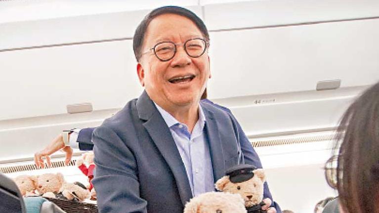 陳國基指現屆政府由守變攻 近兩年十數萬人離港 「相信有不少人回流」