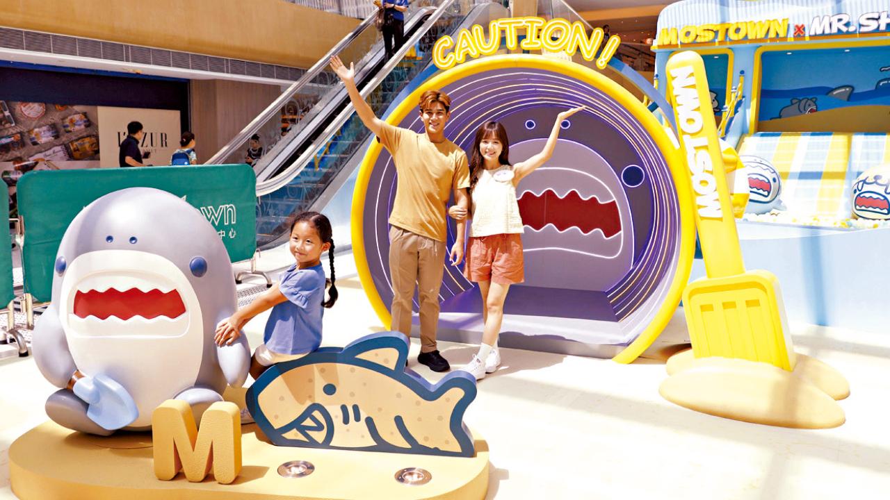 3.5米高「鯊魚先生MR.SHARK」現身馬鞍山 首登香港推環境保育 限定導賞團介紹海洋生態