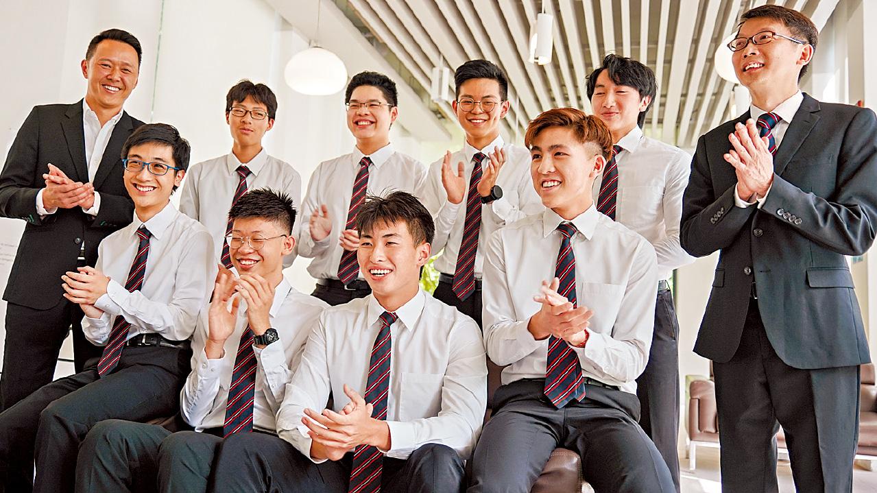 IB放榜 男拔︰62 考生平均41分 3狀元兩留港升學一赴英讀音樂