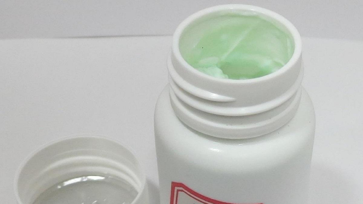 衞生署呼籲市民停用中醫歐陽慰慈處方的一款綠色藥膏。(政府新聞處)