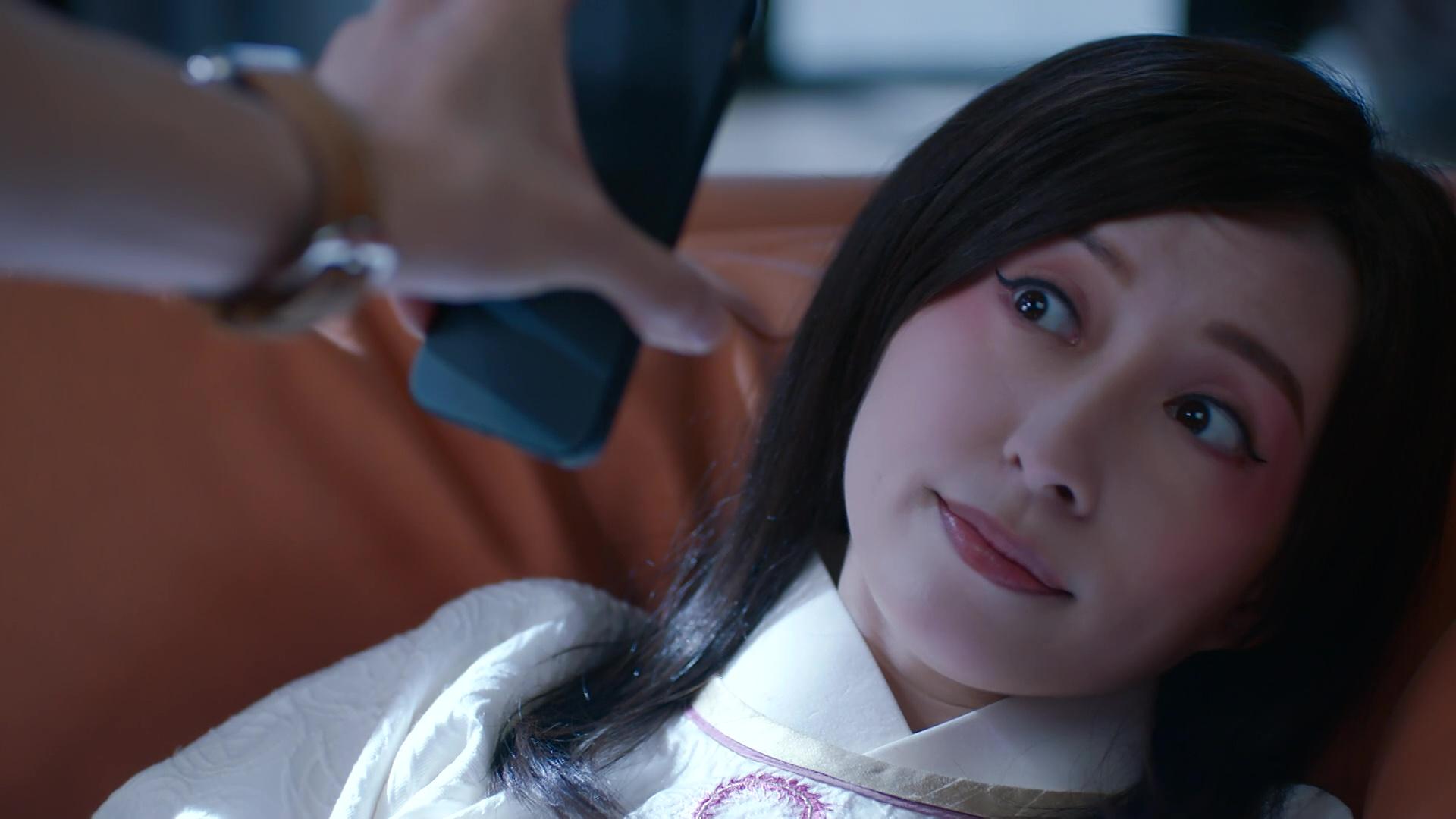 靈戲逼人｜龔嘉欣放下偶包演搞笑女鬼 張振朗演音樂人自學彈琴