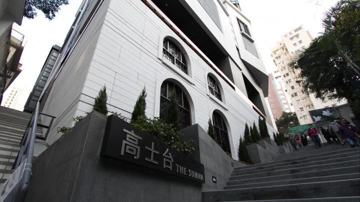 豪宅租賃｜西半山高士台複式戶9年前買入價1億 現15萬租出 呎租創今年新高