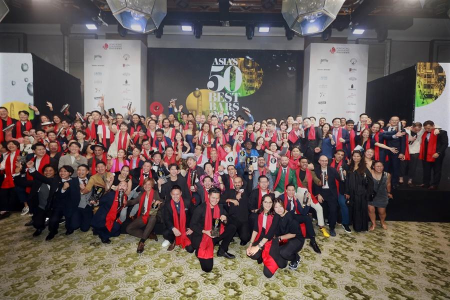 香港首辦「亞洲50最佳酒吧」頒獎禮，有逾800名來自亞洲17個城市的調酒師與業界人士出席。(旅發局提供)