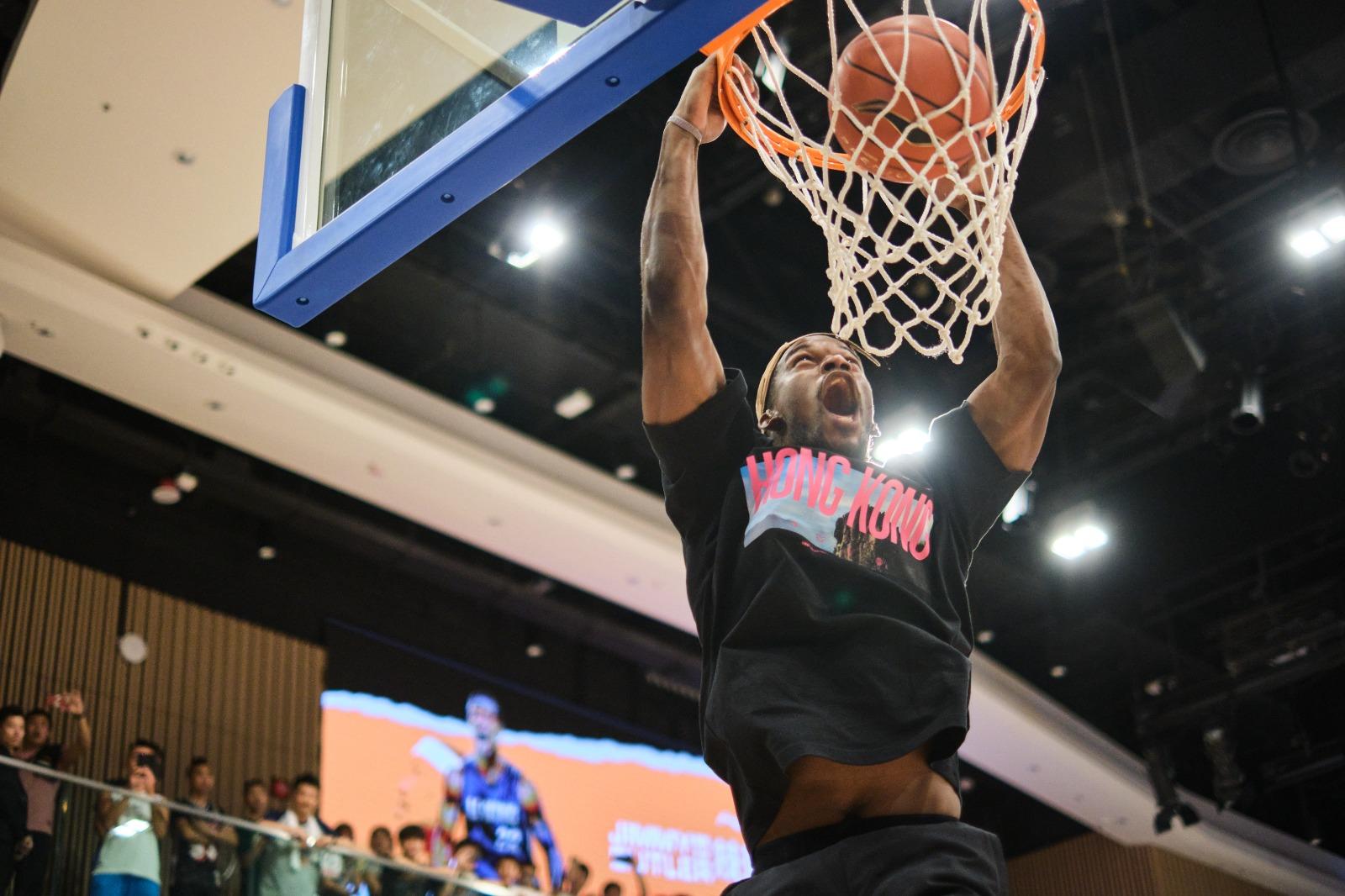 NBA｜畢拿訪港一日兩場零距離接觸球迷 霸氣入樽姿勢滿分(多圖)