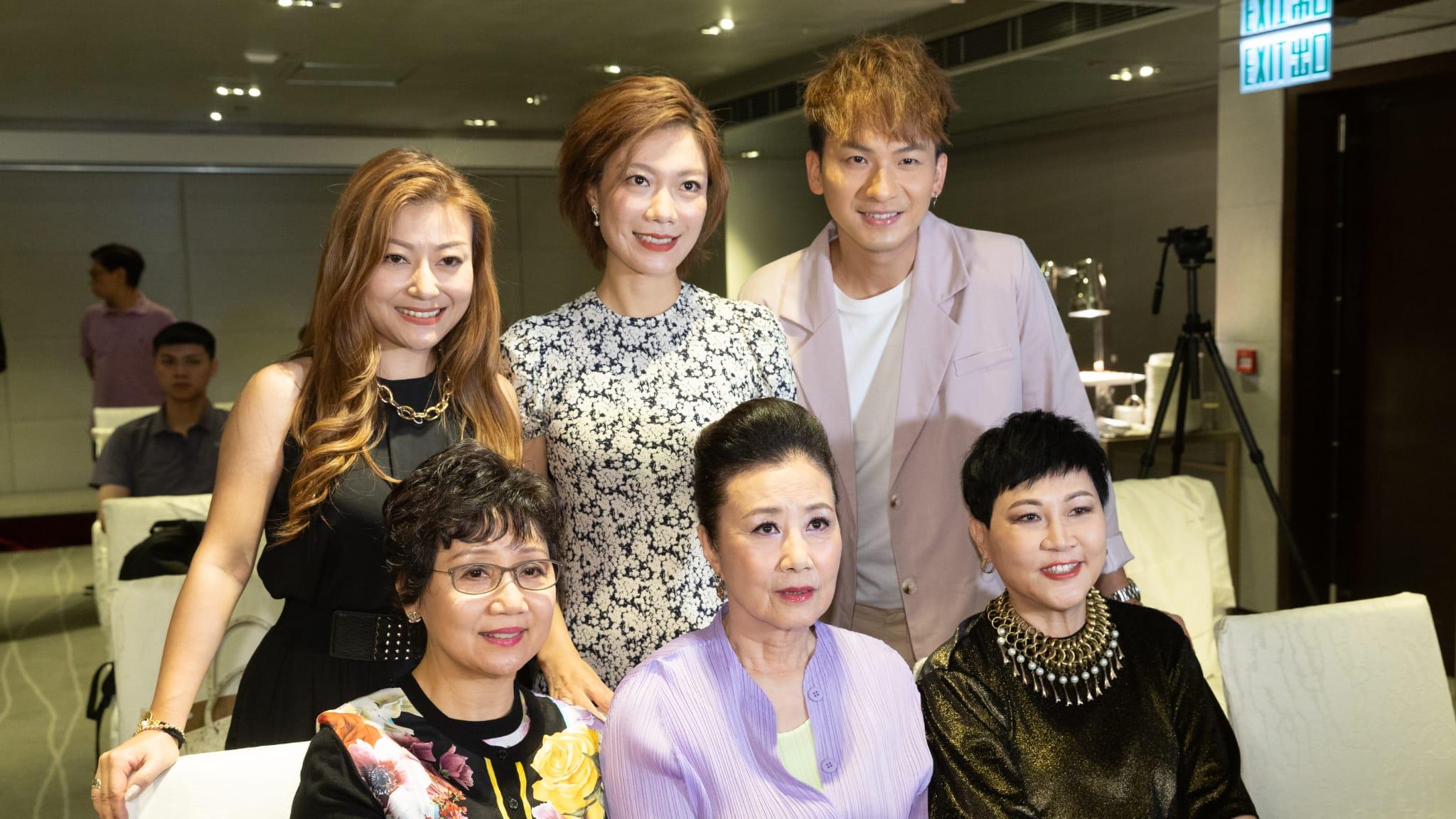 輝黃經典演唱會｜汪明荃樂與龍婷合作 周吉佩恨與陳潔靈同台演出