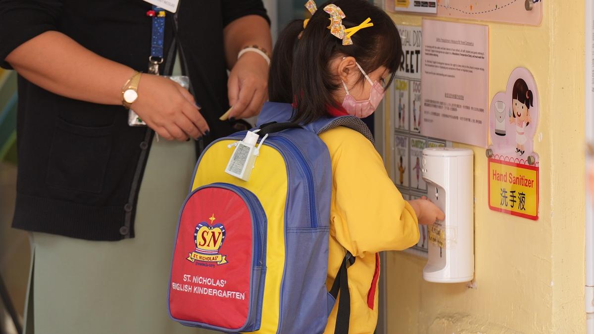 衞生防護中心提醒，酒精搓手液並不能代替使用梘液和清水潔手。(資料圖片／陳奕釗攝)