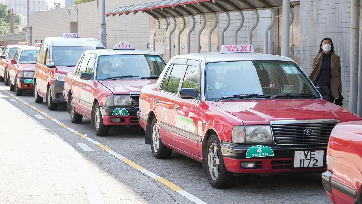 政府計劃把的士載客上限由5人增至6人。(資料圖片／李睿哲攝)