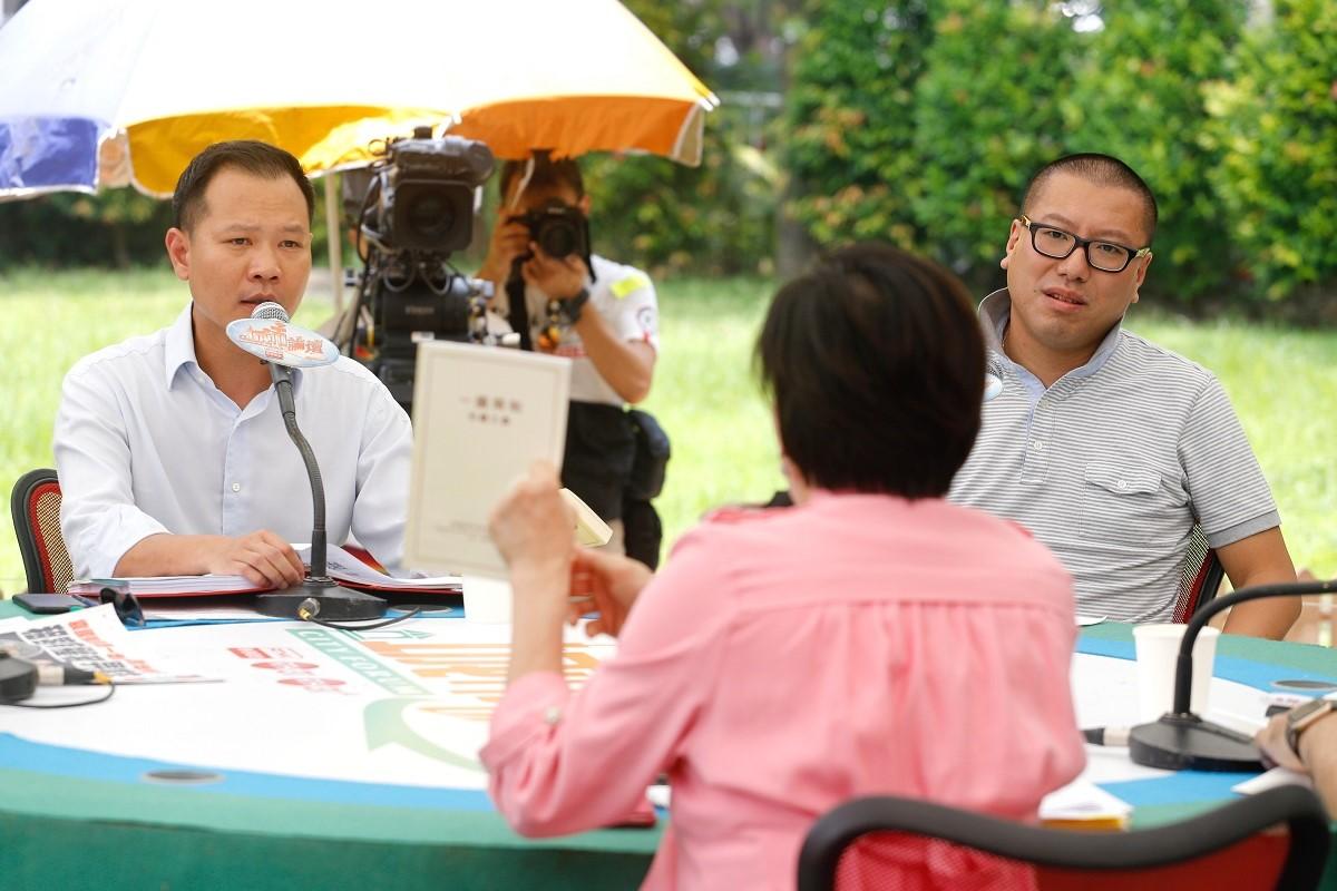 郭榮鏗(左)及任建峰(右)被投訴涉嫌專業失當。(資料圖片)