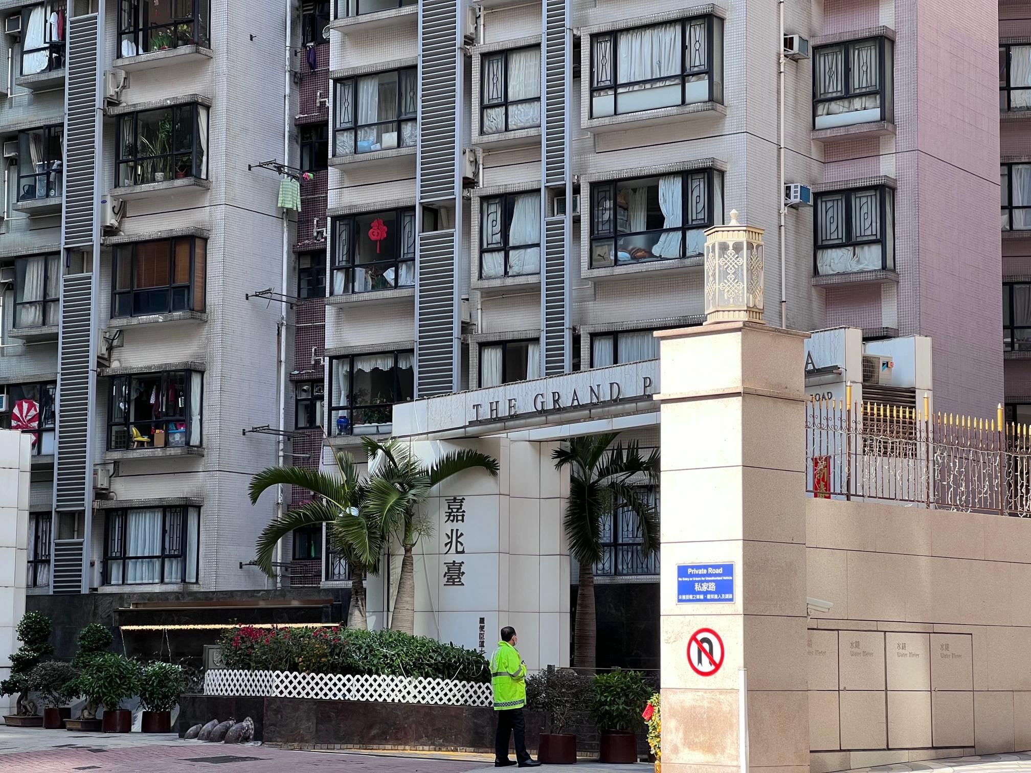 半山羅便臣道男子疑抹窗墮樓　當場死亡