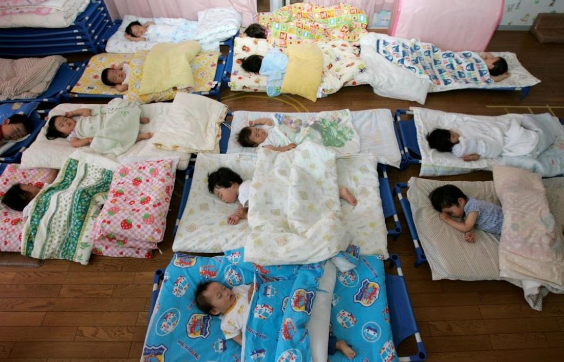 日本生育率｜圖為滋賀縣一間託兒中心。(資料圖片)