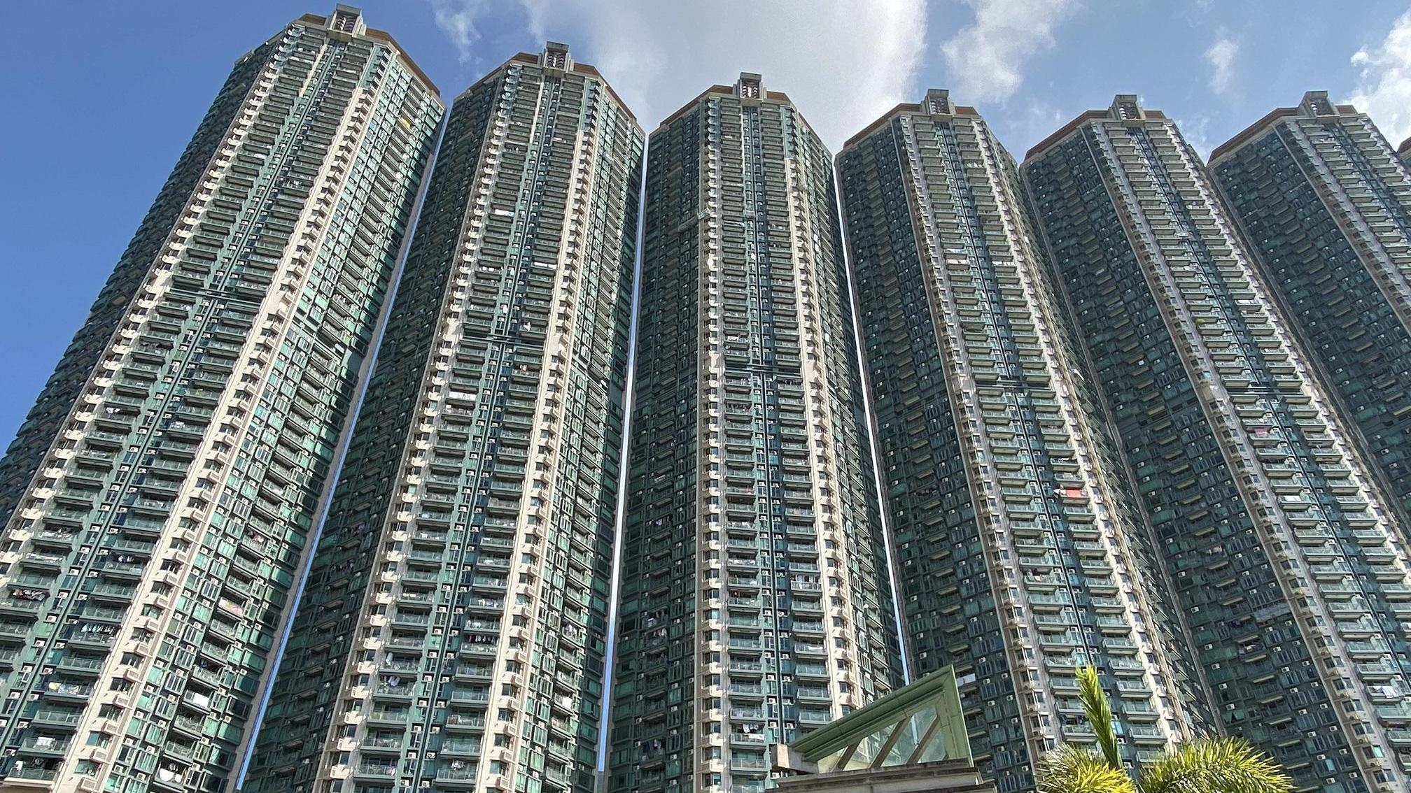 中原地產十大屋苑8月份錄得99宗成交，按月無升跌，其中東涌映灣園交投量上升，呎價升幅亦最多，升11.8%。