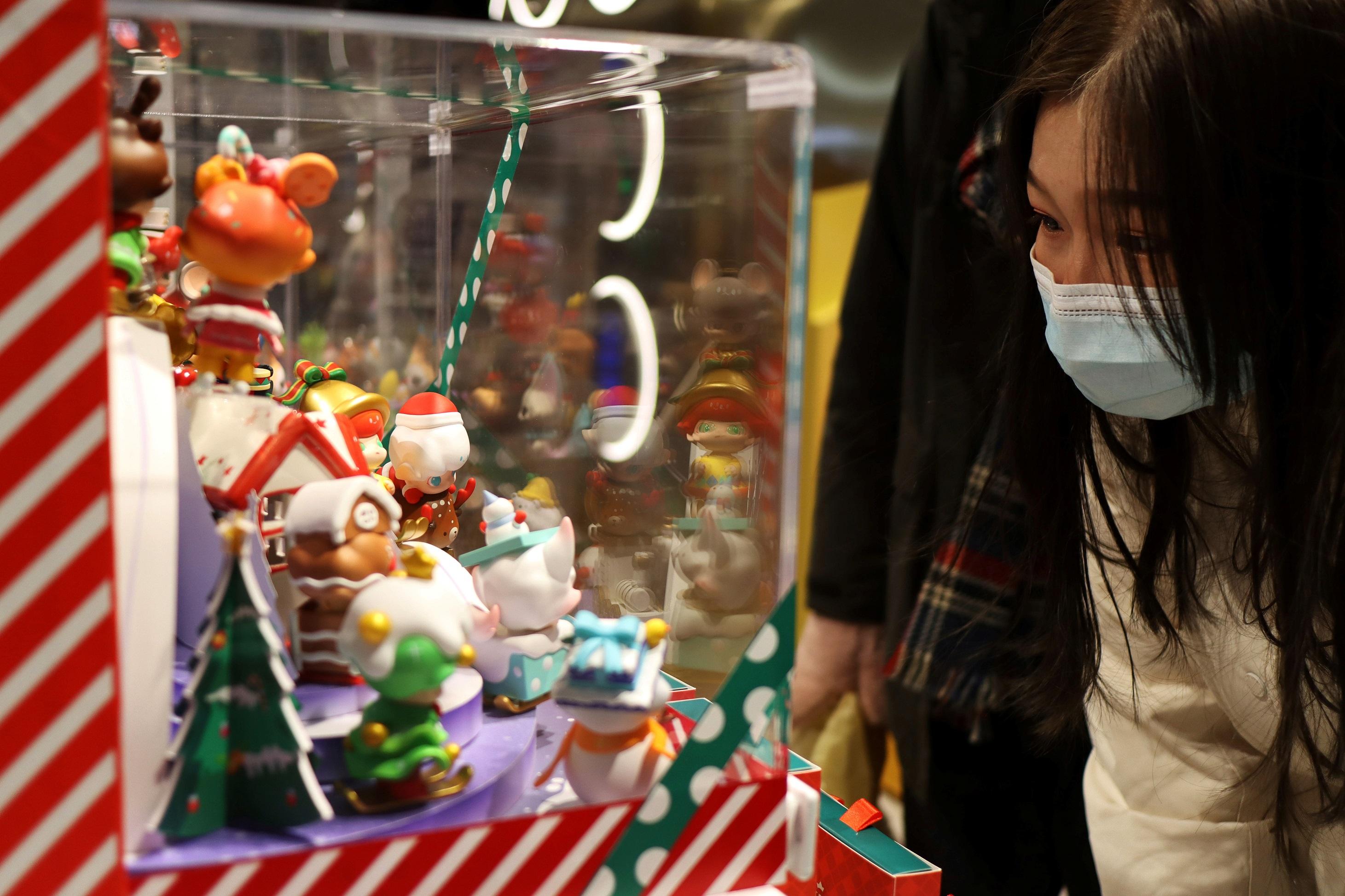 企業放榜｜泡泡瑪特半年多賺43% 內地添19店