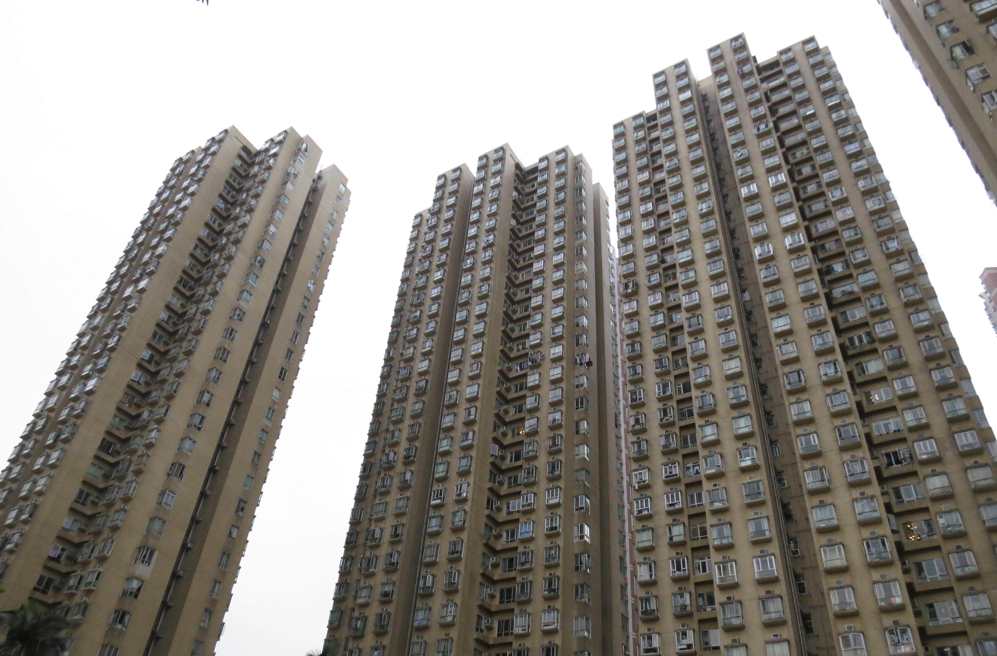 青衣青怡花園商場學習中心 天花有石屎塌下