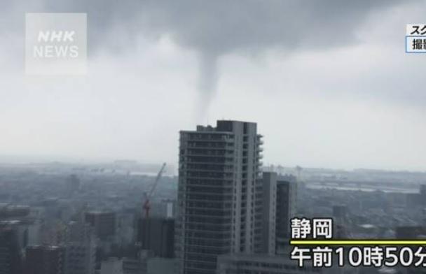 颱風蘭恩｜靜岡縣中部早上10時50分左右出現龍捲風。(互聯網)