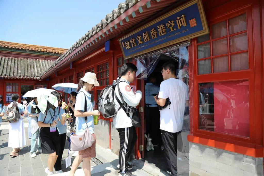 北京故宮文創香港空間開放，李家超發短片祝賀。(FB)