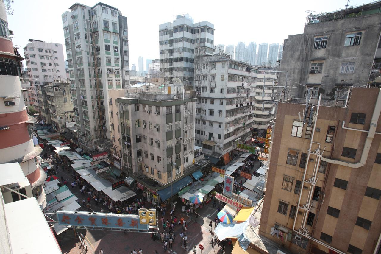 鄭泳舜促屋宇署主動檢查舊樓維修，何鉅業建議成立機構負責。(資料圖片)