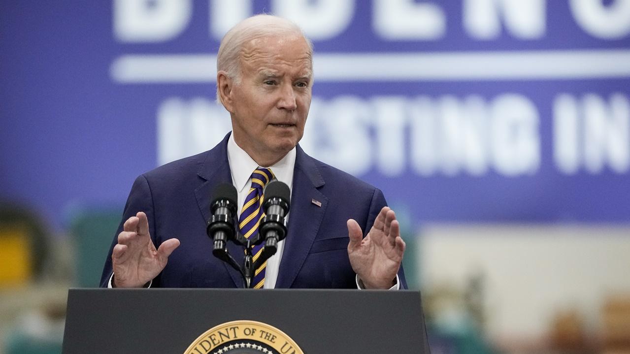 夏威夷山火增至99死逾千人下落不明，拜登：將盡快視察災區。(AP)